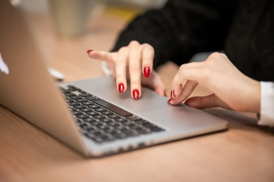 Jak znaleźć informacje o firmie za pomocą Internetu?