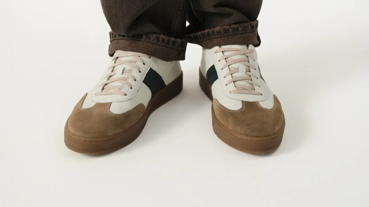 Buty sportowe na co dzień – jak wybrać męski model, który łączy wygodę i styl?
