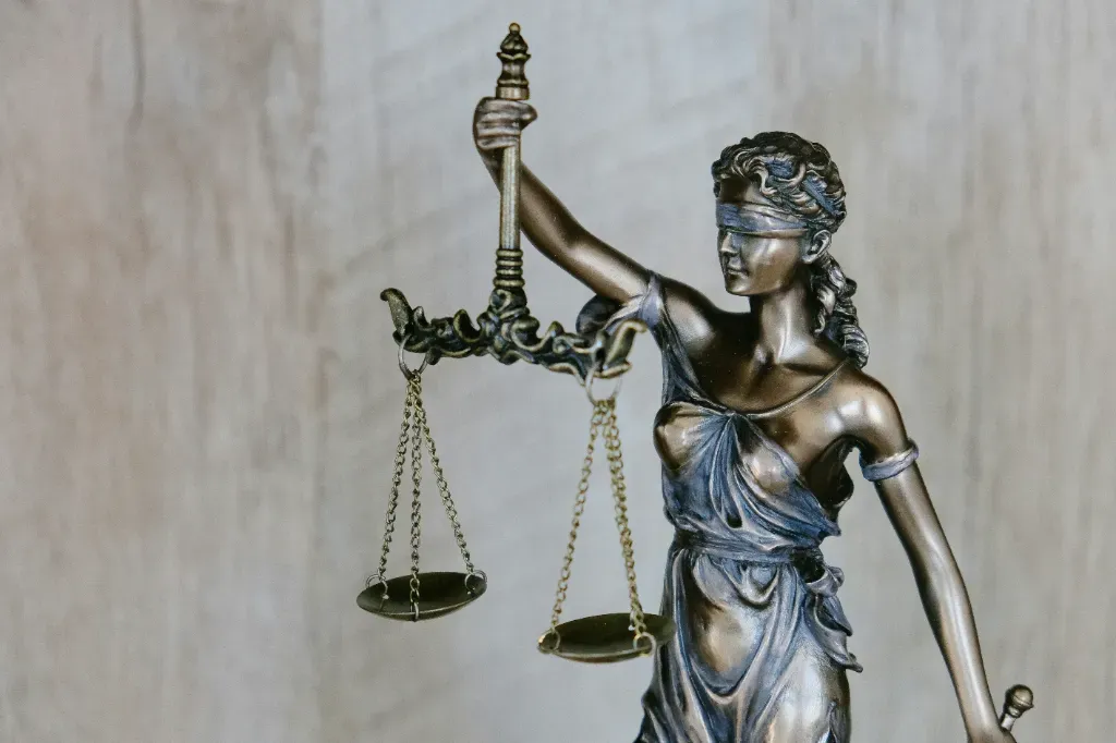 Z jakimi sprawami klienci zgłaszają się do adwokata w Katowicach i jak wygląda początek współpracy