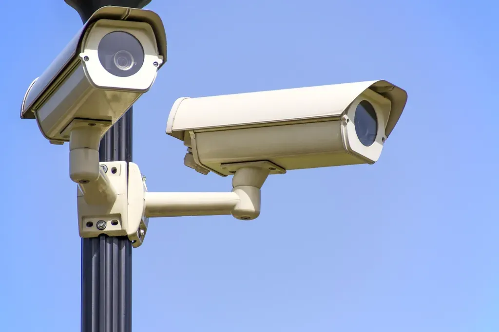 Sklep z kamerami SeeCom – jak wybrać miejsce, które pomoże stworzyć skuteczny i nowoczesny system monitoringu?